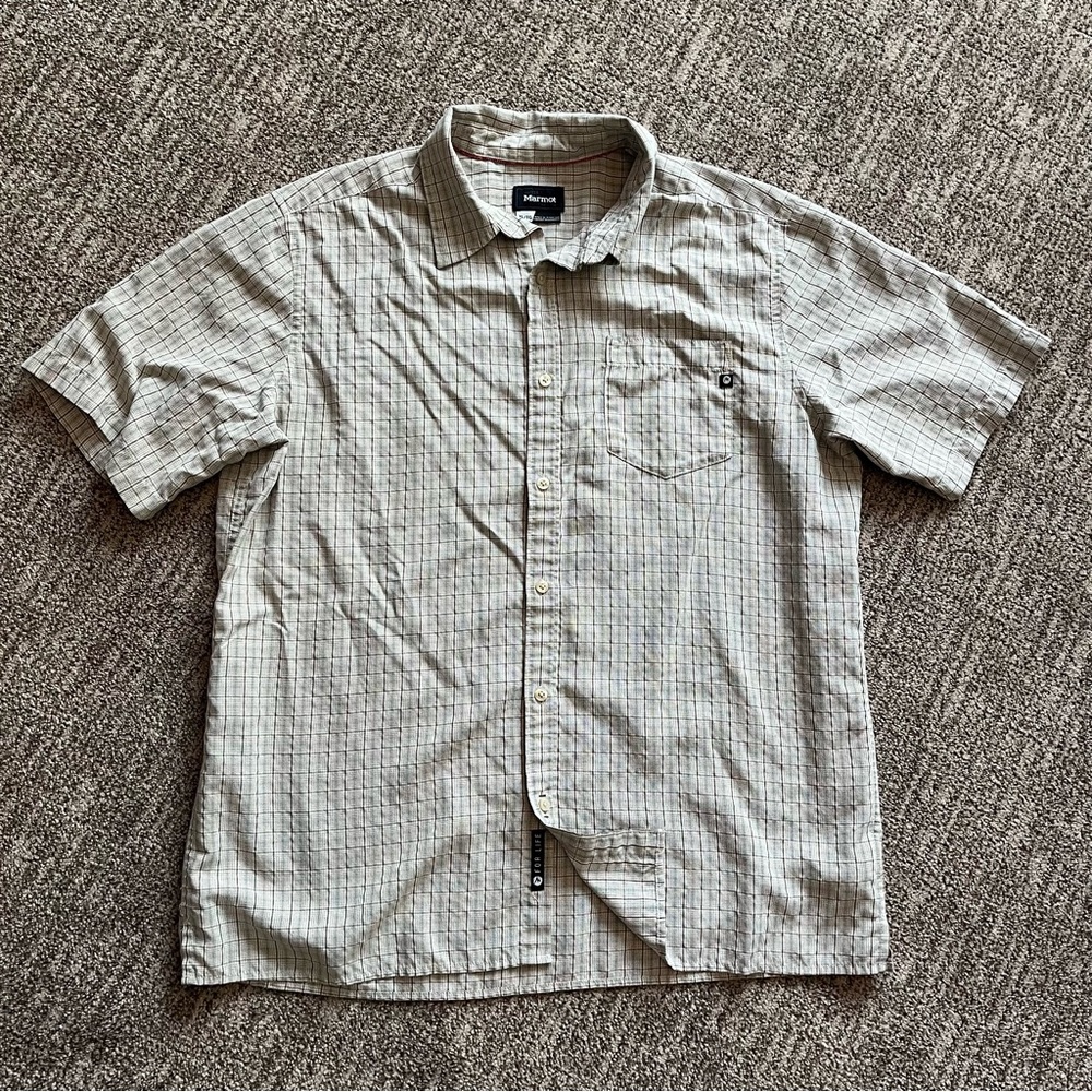 Marmot men’s short sleeve button down shirt size XL tan plaid